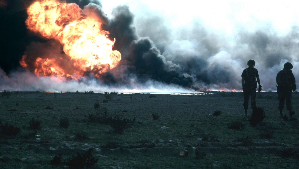 Kuwait burn oilfield