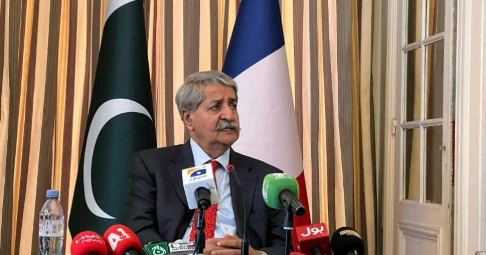 Analyze the economic relationship Between Pakistan and France