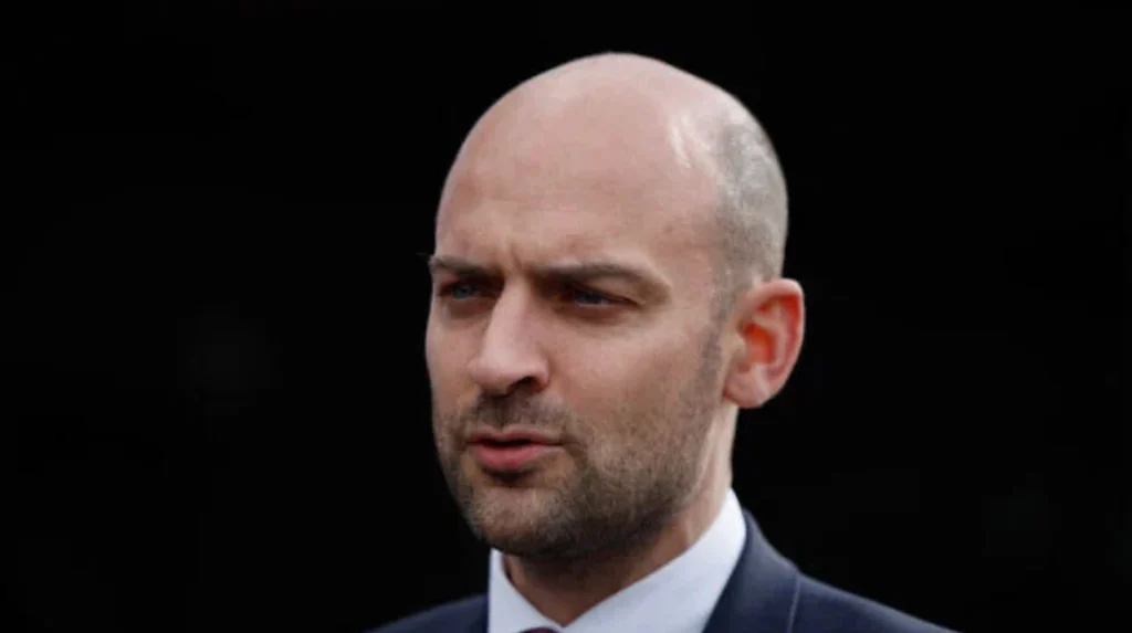 France signals harder line on Iran as nuclear deal deadline looms