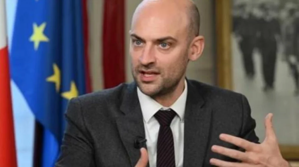 France’s diplomatic balancing act in Syria: engaging the SDF amid regional rivalries