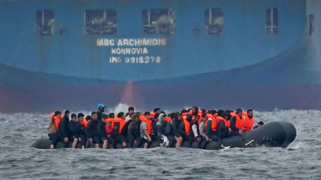 Why France is struggling to halt migrant crossings in 2025?