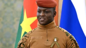 Le Burkina Faso rompt ses liens diplomatiques avec la France en raison d’« ambitions néocoloniales »