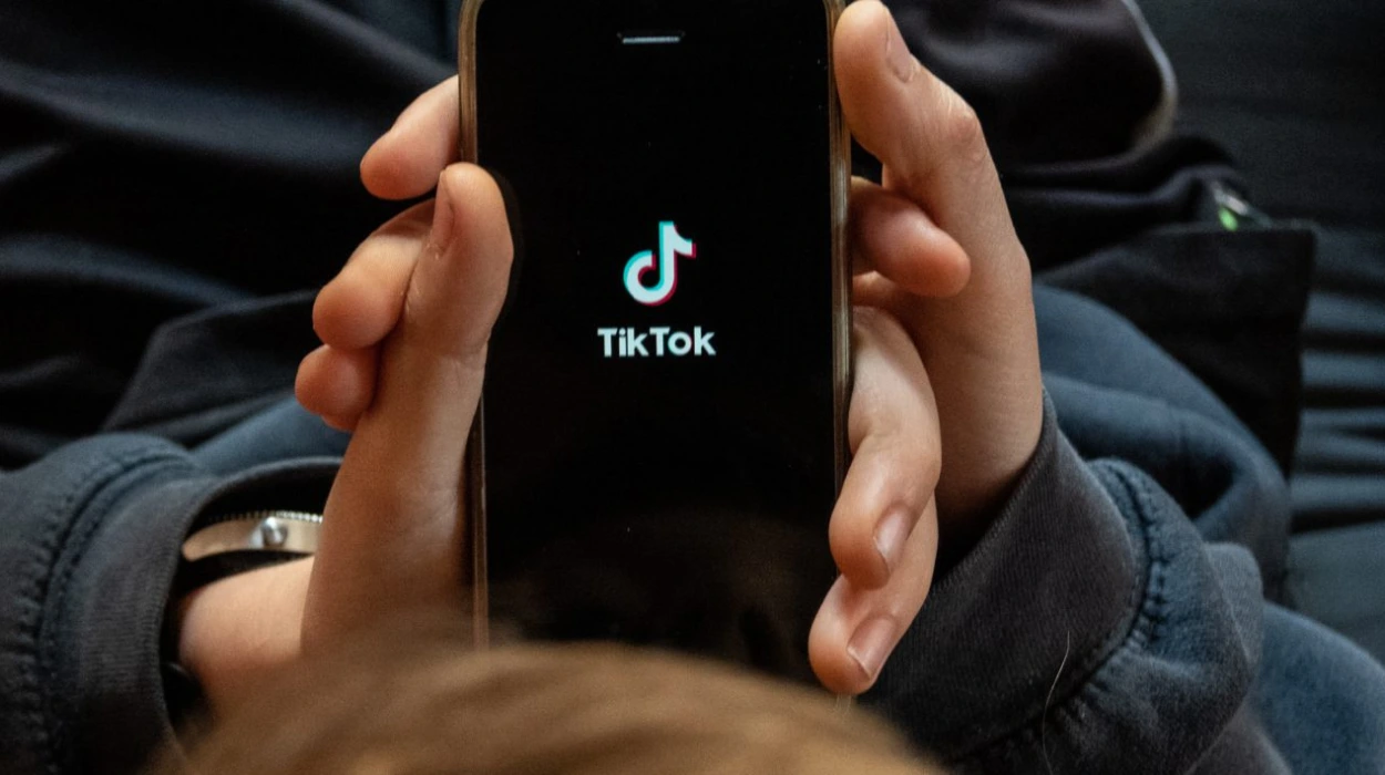 Dangerous Algorithm: How TikTok’s ‘For You’ Feed Amplifies Suicidal Content in France