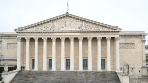 Le projet de loi français sur l’aide à mourir s’approche de son approbation finale