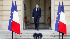 La France renforce le contrôle des achats étrangers d’entreprises sensibles