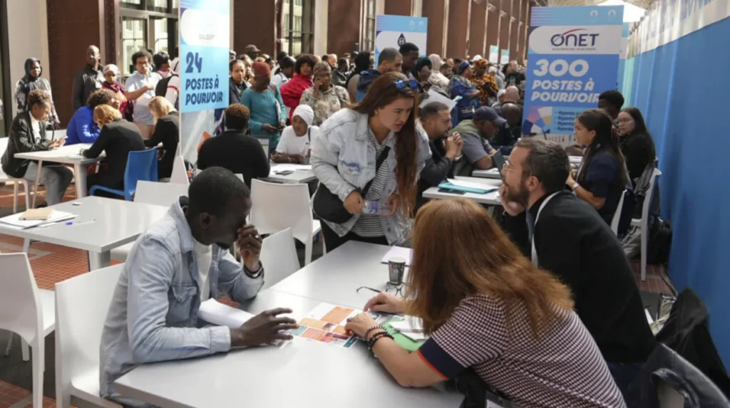 Le taux de chômage en France atteint 8,3%, son plus haut niveau depuis six ans