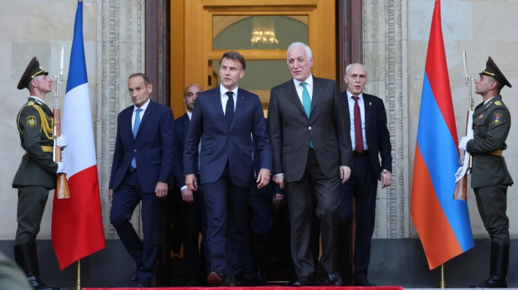 France au centre du réalignement européen de l'Arménie