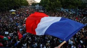 France’s Super Regions Face Fiscal and Democratic Test