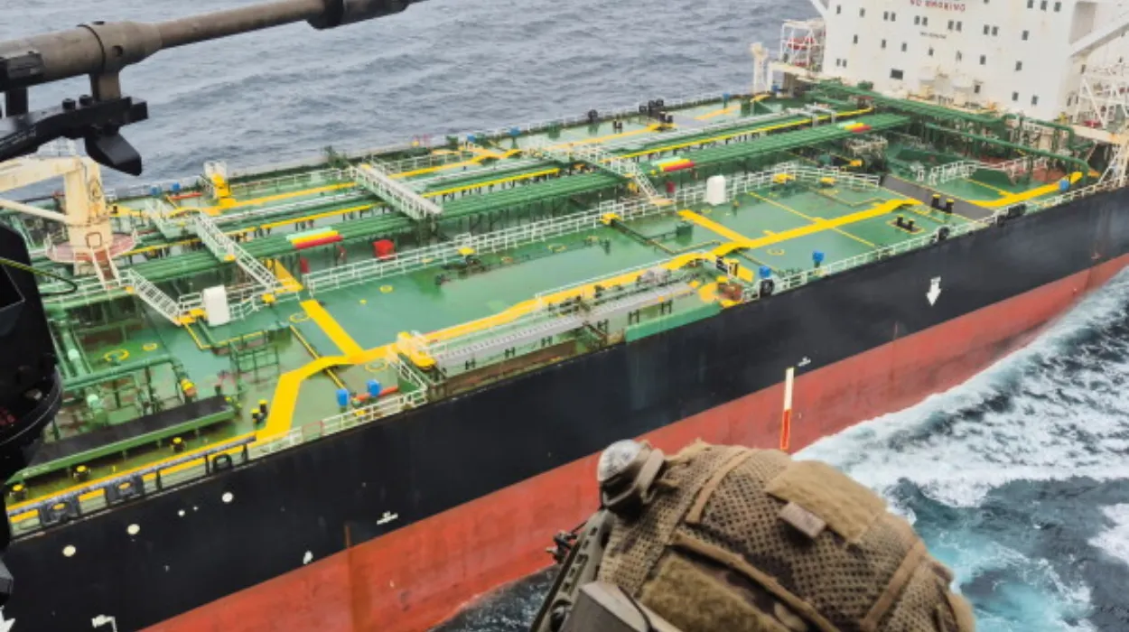 La marine française intercepte un pétrolier de la flotte fantôme