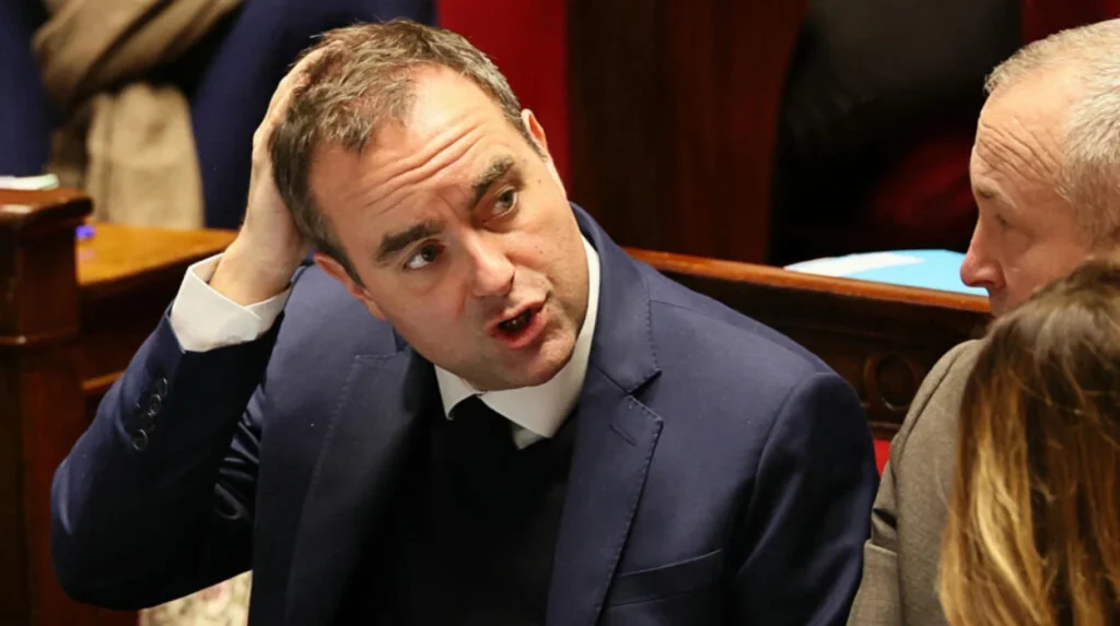 Le Premier ministre français confronté à de nouvelles motions de censure dans un contexte d’incertitude budgétaire