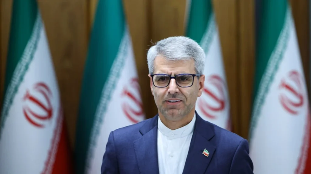 Iran Calls France’s Diplomatic Expulsions ‘Illegal’ as Tit‑for‑Tat Row Deepens 1 L’Iran juge « illégales » les expulsions diplomatiques françaises alors que l’escalade des représailles s’intensifie