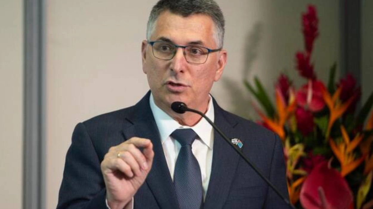 Ministre israélien des Affaires étrangères rompt tout contact avec le chef de l'UE après la comparaison avec l'apartheid