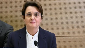 Louvre Heist Fallout: Resignation Reveals France's Cultural Security Crisis