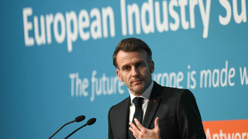 Macron critique Musk pour des subventions excessives et appelle à un investissement industriel européen