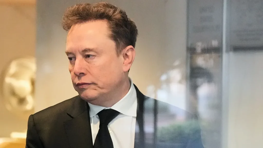 Musk soutient Le Pen et ravive les craintes d’influence étrangère