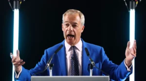 Les cadeaux de Nigel Farage de la part d’un criminel condamné alimentent la controverse