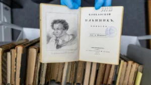 Six Géorgiens emprisonnés pour le vol de livres russes en France secoue la sécurité des bibliothèques européennes