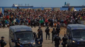 Le Premier ministre espagnol Sánchez accuse Israël et la Russie de désinformation lors de la crise migratoire de Ceuta