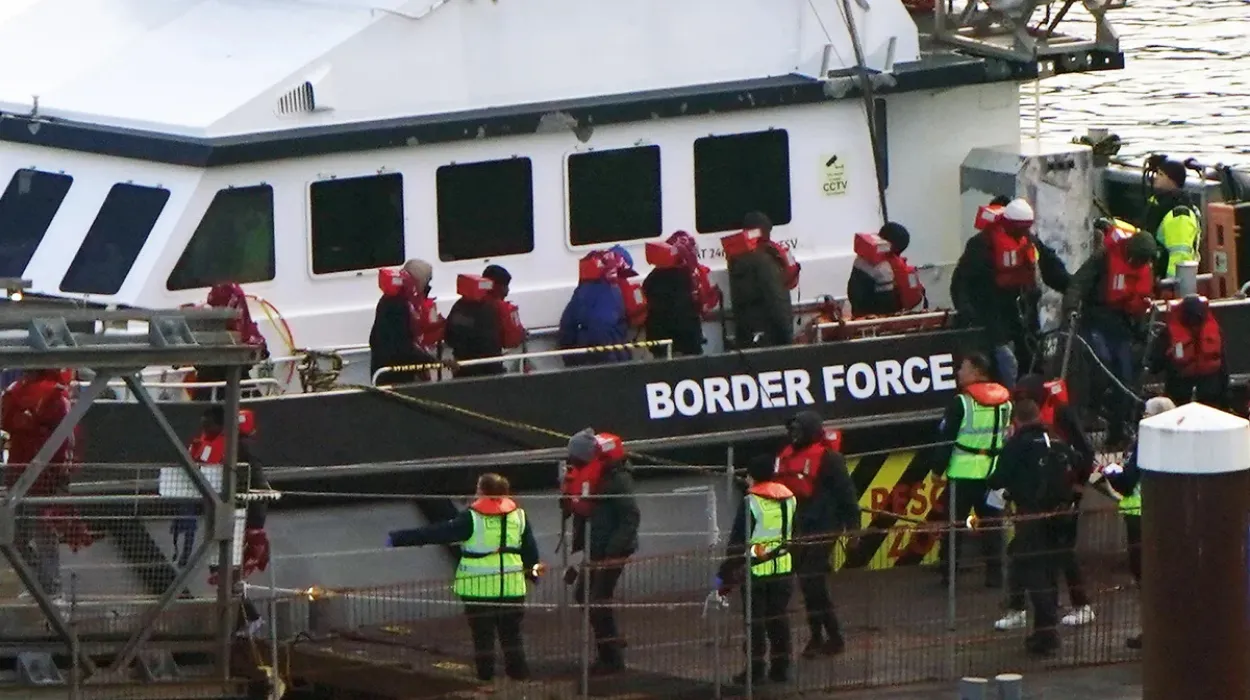 UK's €540M Funds France Patrols: Effective Deterrent or Smugglers' Subsidy?