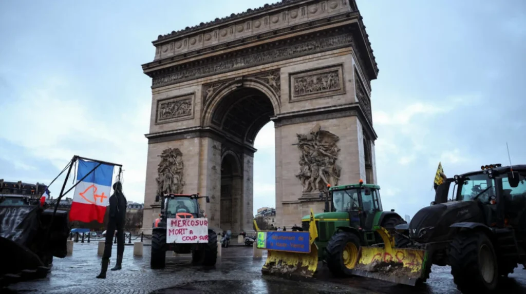 Pourquoi les agriculteurs français protestent-ils contre l’accord commercial UE-Mercosur ?